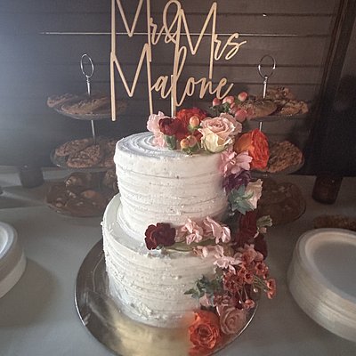 Two Tier Wedding Cake 