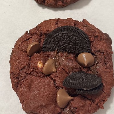 Red Velvet Oreo Cookies