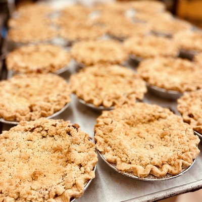 Peach Crumb Pie