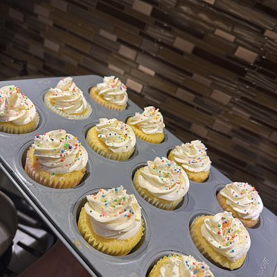 Vanilla Cupcakes 