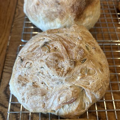 Rosemary & Roasted Garlic Bread 