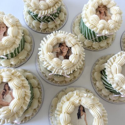 Round Cakes 
