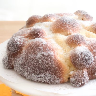 Pan de Muertos Familiar (10-12 Porciones) 