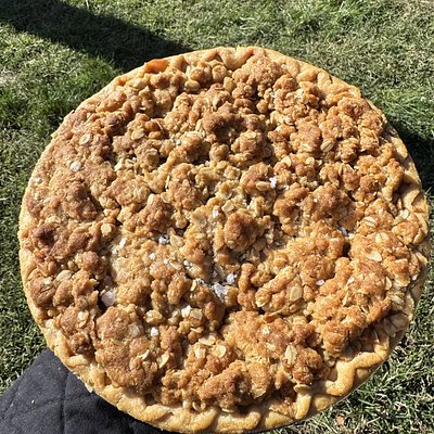 Salted Caramel Apple Pie With Crump Topping 