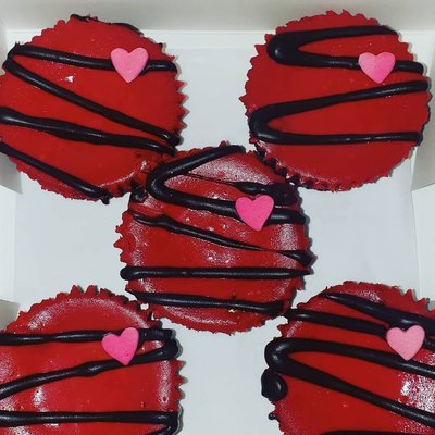 Red Velvet Mini Cheesecakes 