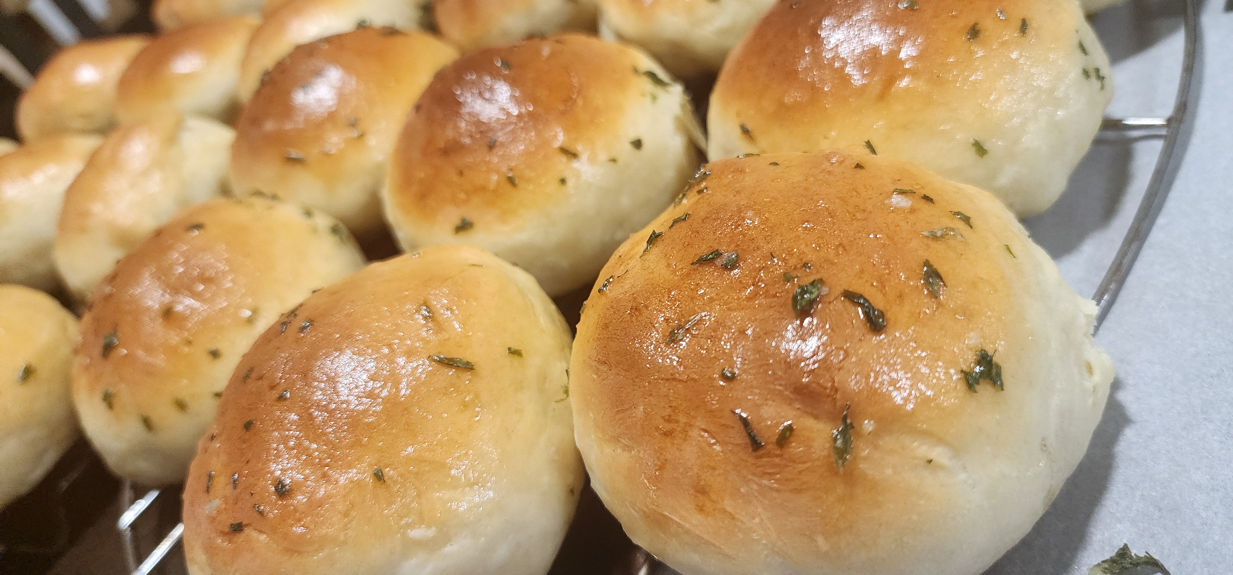 Dinner Rolls (Regular Or Garlic Butter)