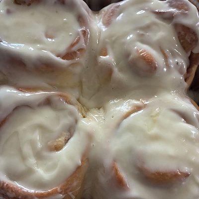 Single Cinnamon Rolls 