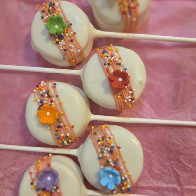 Chocolate Covered Cake Pops (Discs)