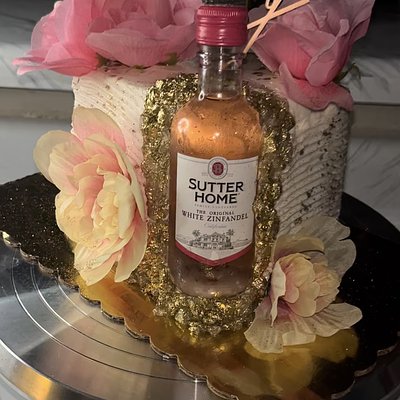 6” Double Layer Square Cake W/liquor Bottle