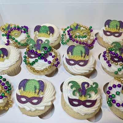 Lux Custom Cupcakes 
