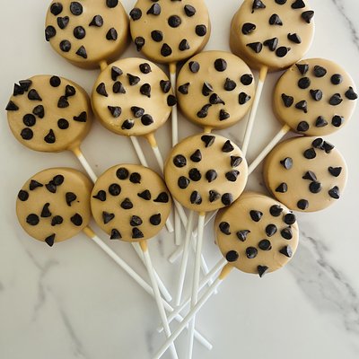 “Cookie” Cake Pops