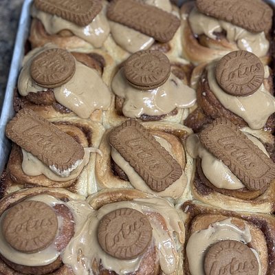 Biscoff Cinnamon Rolls • 6 Count 