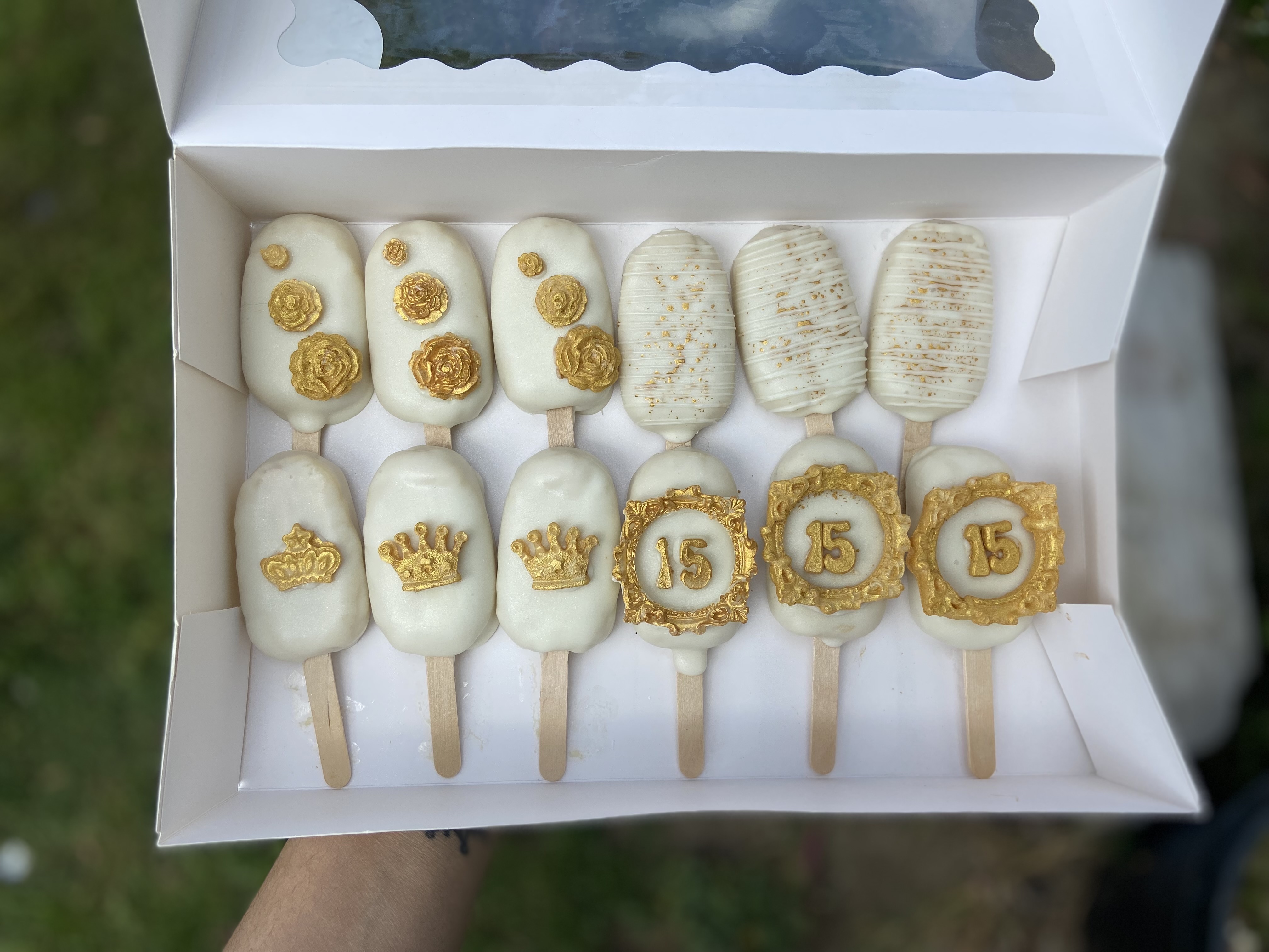 Cakesicles 