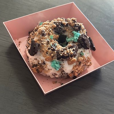 Cookie Monster Mini Bundt Cake 