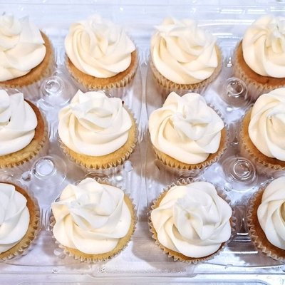 Dozen Basic Cupcakes 