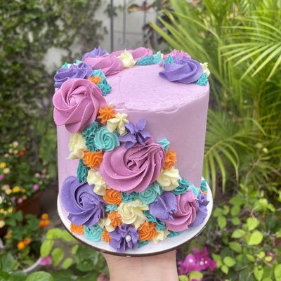 Mini Cake (4 inch 3 layer) Serves 5-8