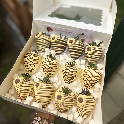 Dozen Chocolate Covered  Strawberries 