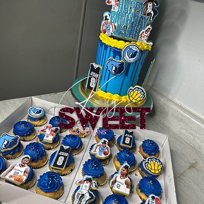Cake With Cupcakes 