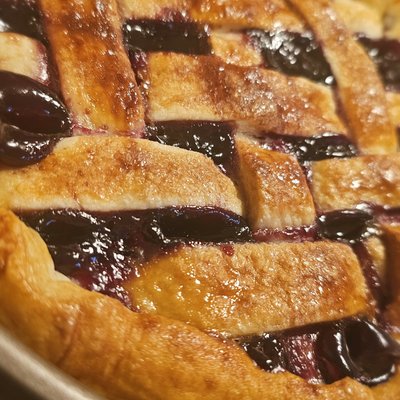 Homemade Cherry Pie 