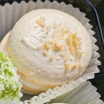 Coconut Macaron