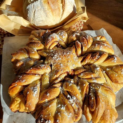 Sourdough Star Bread (classic) 