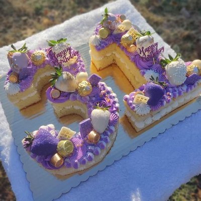 Number & Letter Cakes 