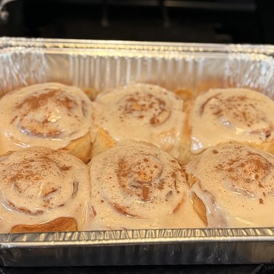 1 Dozen Regular Cinnamon Rolls 