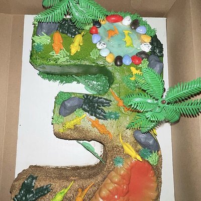 102. Letter/# Cake Buttercream **Double Layer 28-50 Servings