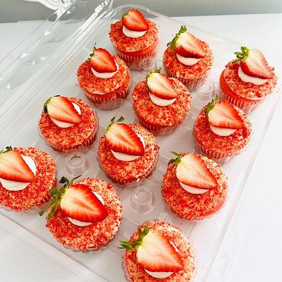Strawberry Crunch Cupcakes 