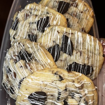 Chocolate Chip Oreo Cookies 