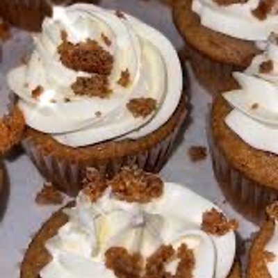 Oatmeal Cream Pie Cupcakes 