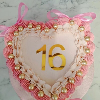  10" Heart Lambeth Cake 