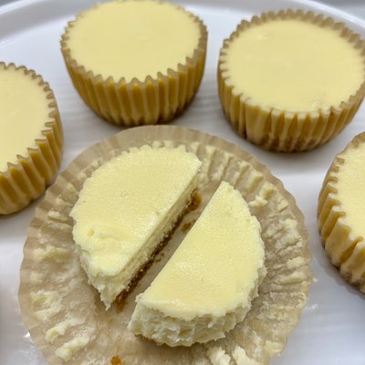 Mini Classic New York Cheesecakes 