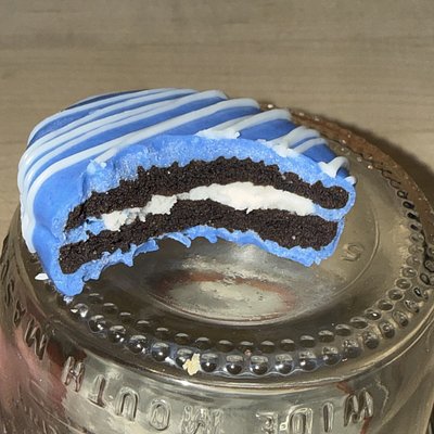 Dipped Oreos (12)