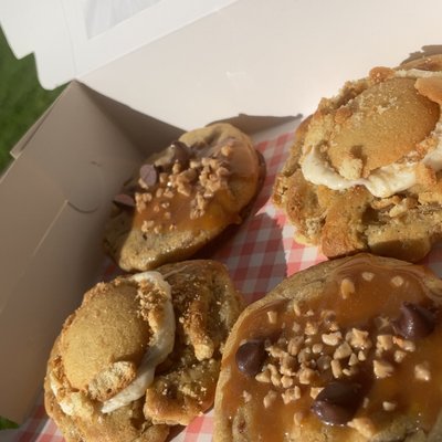 Banana Pudding & Milk Chocolate Toffee Caramel 