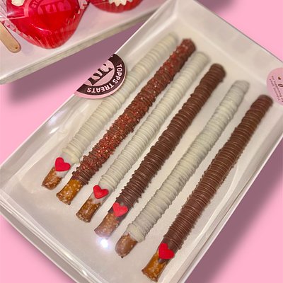 Classic Dipped Pretzel Rods - 1/2 Dozen 