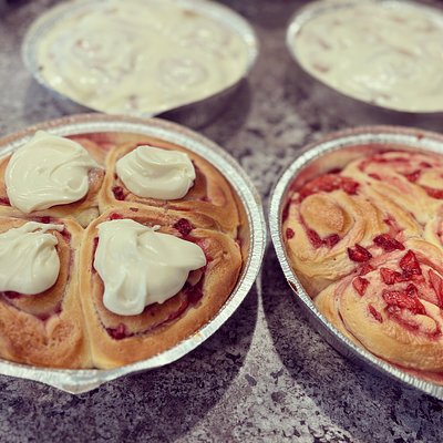 Strawberry Sweet Rolls 4ct