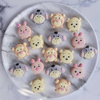 Character Macarons 