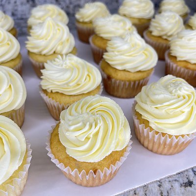 Banana Pudding Cupcakes (12) 