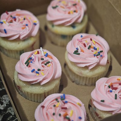 Funfetti Cupcakes 