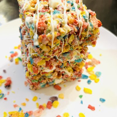XL Fruity Pebbles Treats 