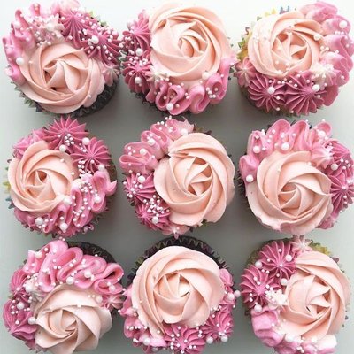 Buttercream Frosted Cupcakes Box