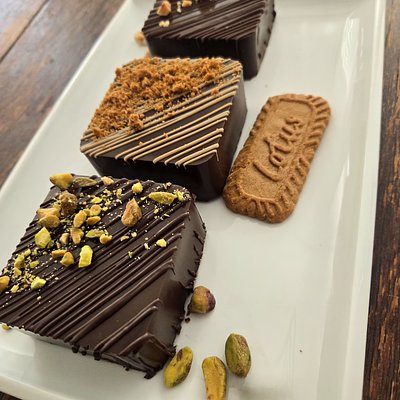 Dubi Chocolate Squares                (2 Count )