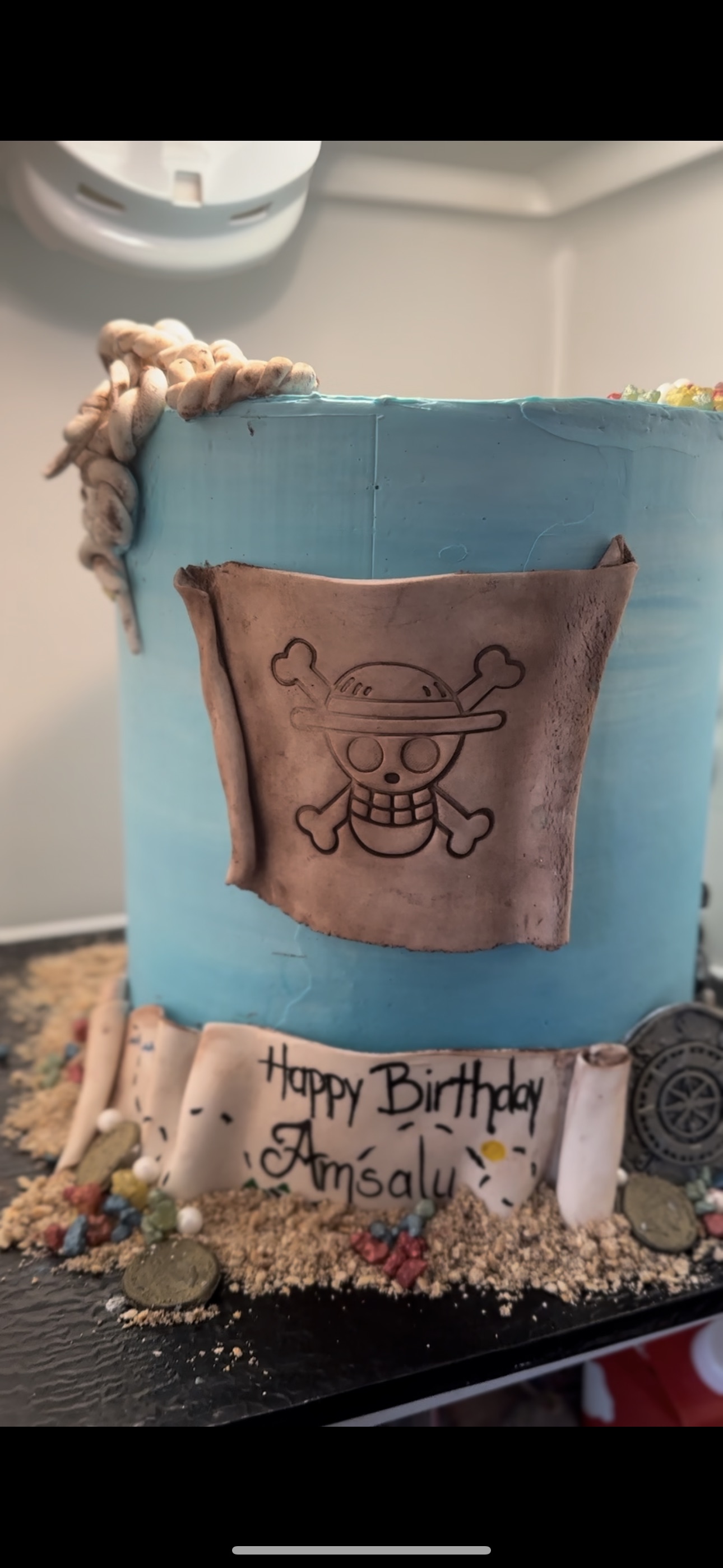 Custom Cake: 9”+