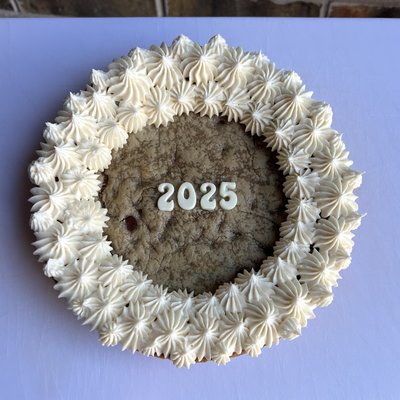 Small Chocolate Chip Cookie Cake (8” Circle)