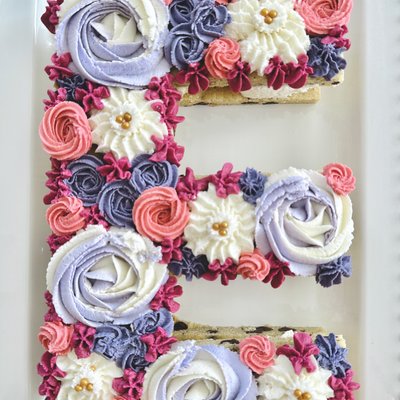 Two Letters/Numbers Double-Layered Cookie Cakes