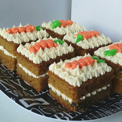 Carrot Cake Slices