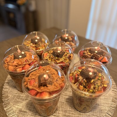 12 Large Brownie & Strawberry Cups