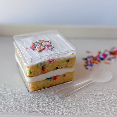 CONFETTI Cake Cube
