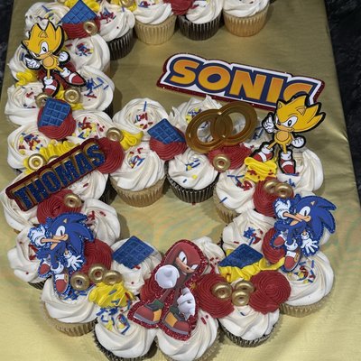 Custom Pull Apart Cupcake Cake 